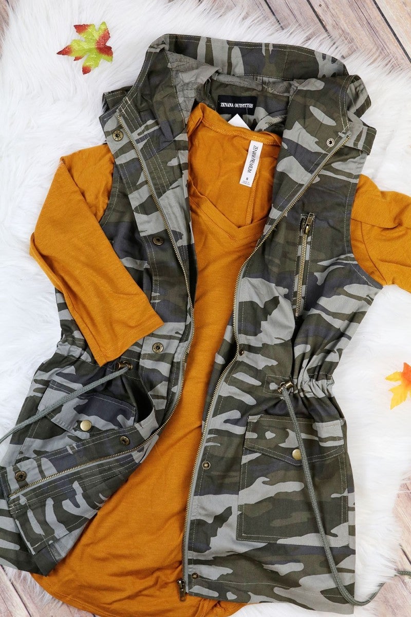 camo utility vest & jogger set with 3d pockets